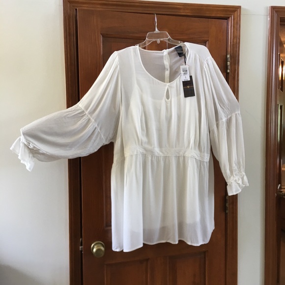 Outlander series by Torrid Tops - White Blouse. Size 5X.